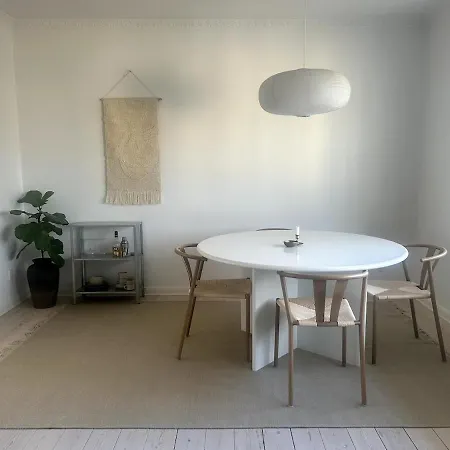 Apartamento Large And Bright With Balcony *
